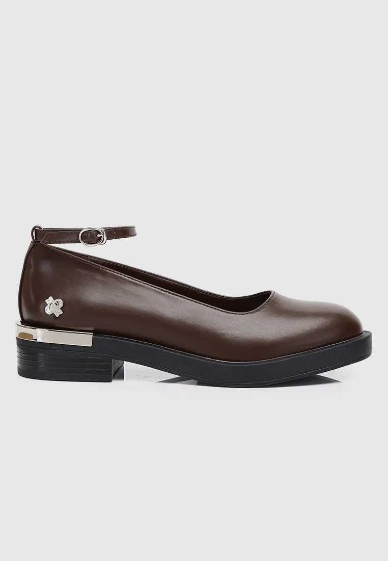 A Smiling Heart Ankle-Strap Flats & Ballerina (Brown)