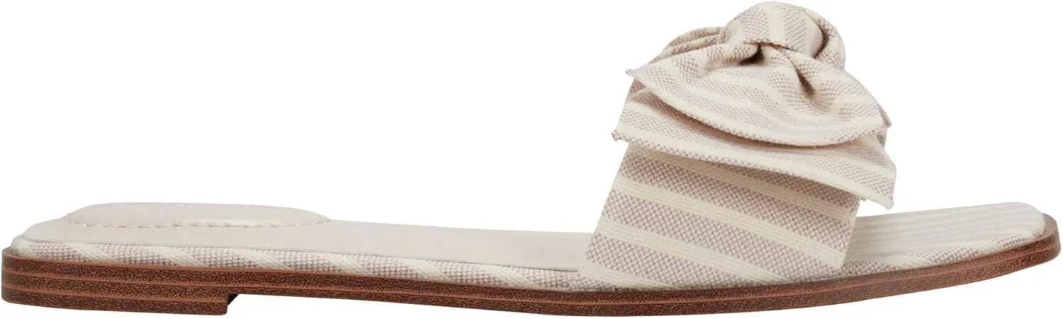 Bandolino Women's Violeta Flat Sandal
