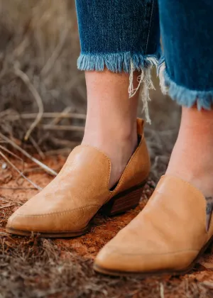 Lucky Brand: Mahzan Flats in Tan Hard Rock